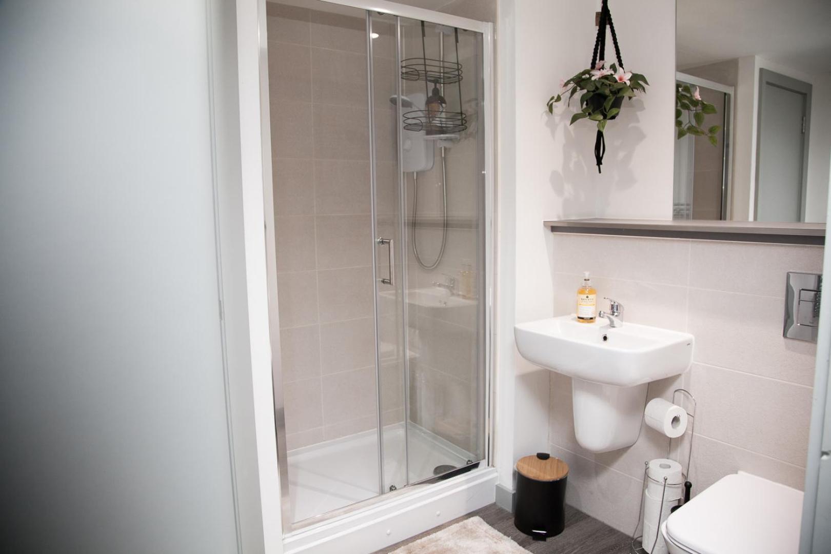 Versatile Retreat-mid/long Stay% Apartment Liverpool